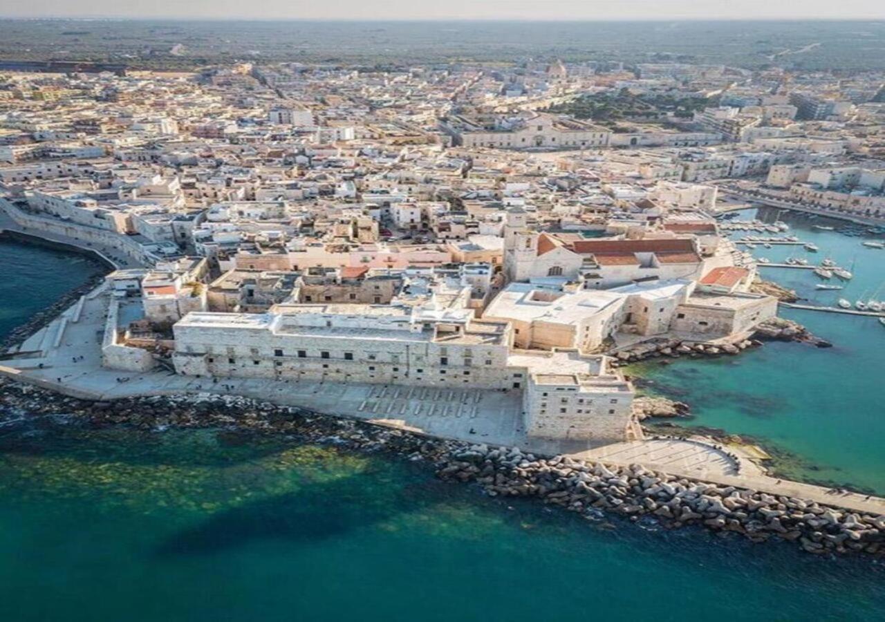 Suite Da Nonno Luigi 100 Metri Dal Mare Giovinazzo Bagian luar foto